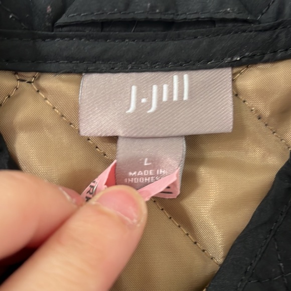 J.Jill Black Quilted Button Down Lightweight Vest Size Large - Picture 8 of 10